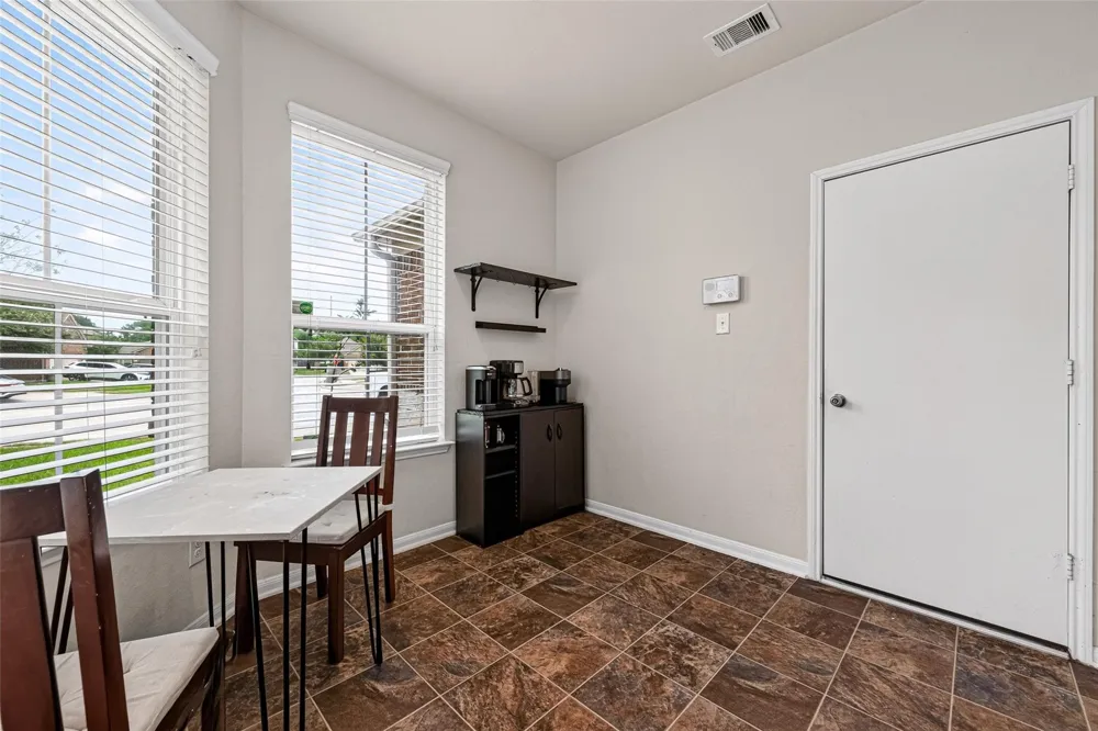 10619 Blithe Oak Court Tomball, TX 77375