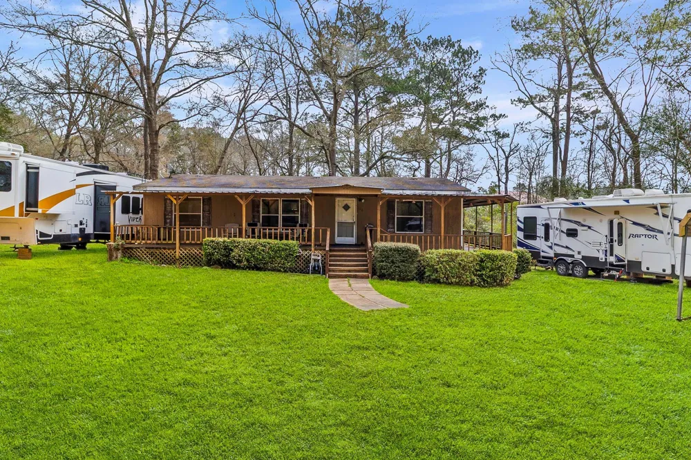 106 Jefferson Street Livingston, TX 77351