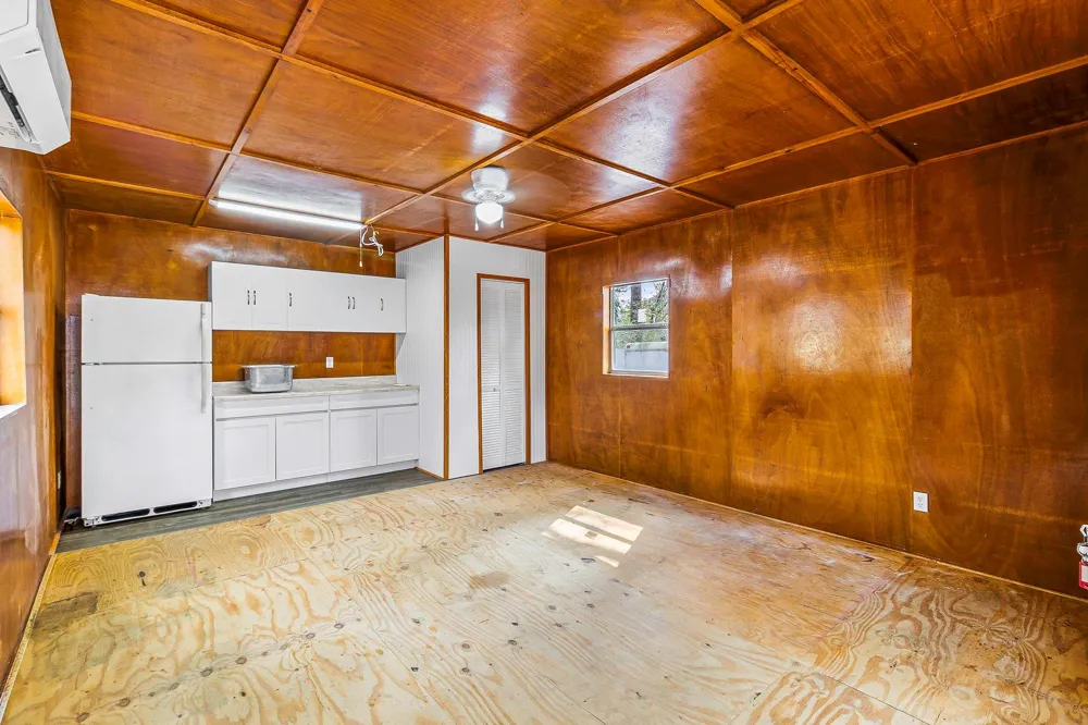 106 Jefferson Street Livingston, TX 77351