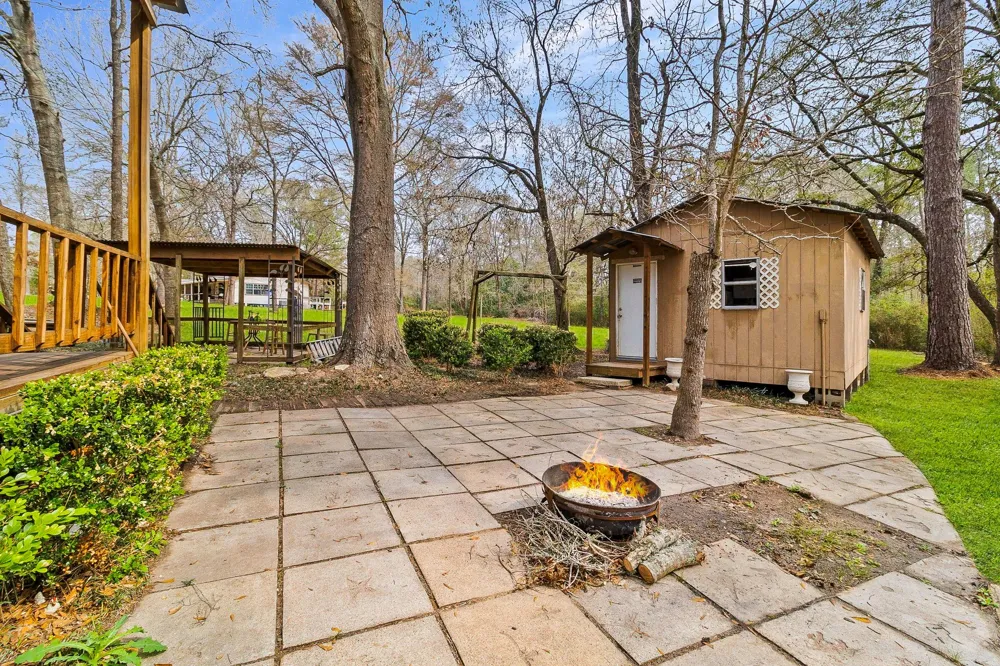 106 Jefferson Street Livingston, TX 77351