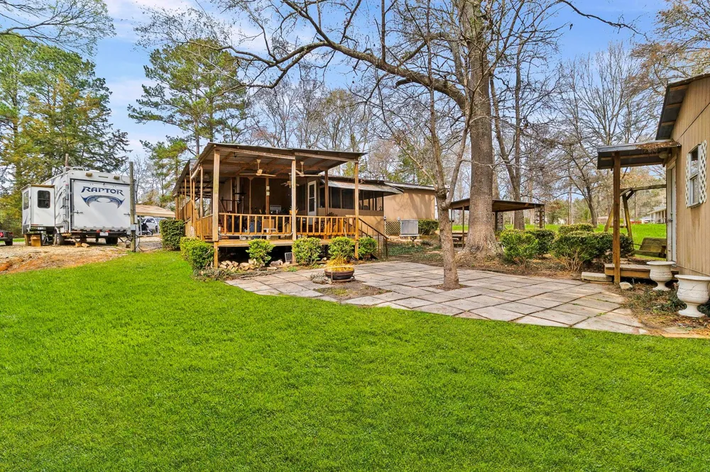 106 Jefferson Street Livingston, TX 77351