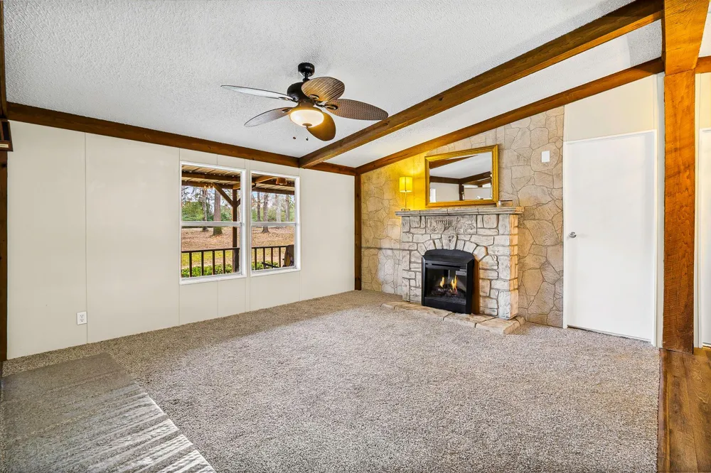 106 Jefferson Street Livingston, TX 77351