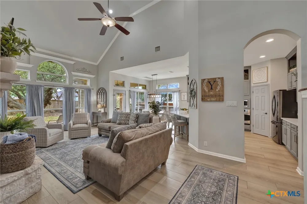 263 Hamburg Avenue New Braunfels, TX 78132