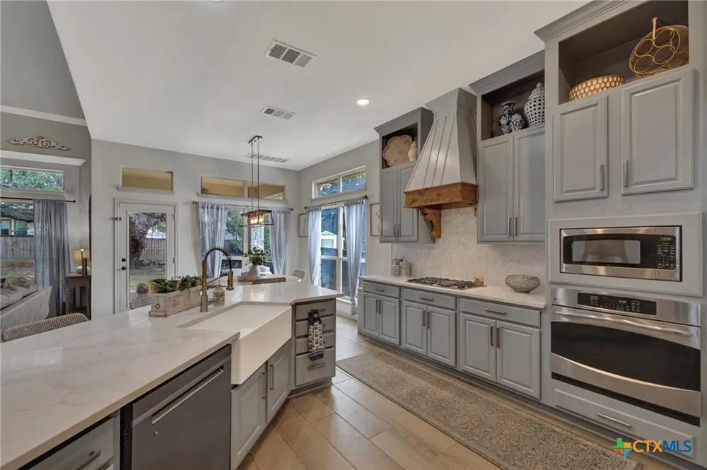 263 Hamburg Avenue New Braunfels, TX 78132