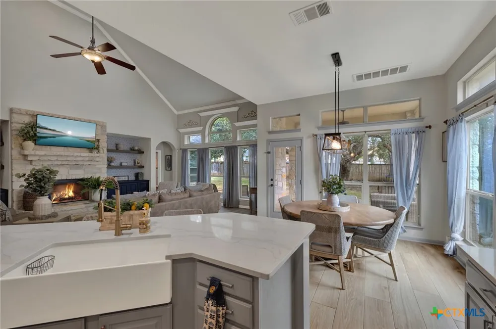 263 Hamburg Avenue New Braunfels, TX 78132