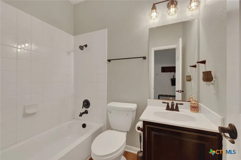 263 Hamburg Avenue New Braunfels, TX 78132
