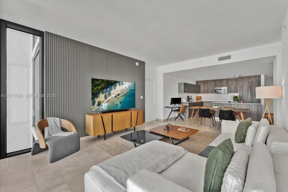 88 SW 7th St #2204 Miami, FL 33130
