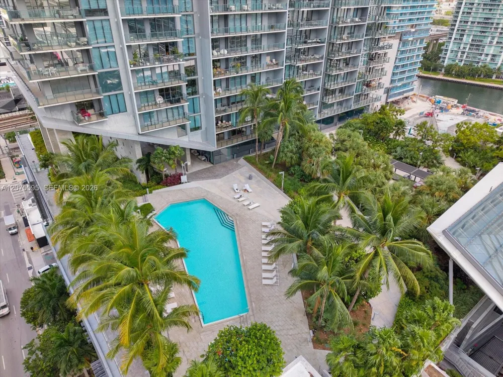 88 SW 7th St #2204 Miami, FL 33130