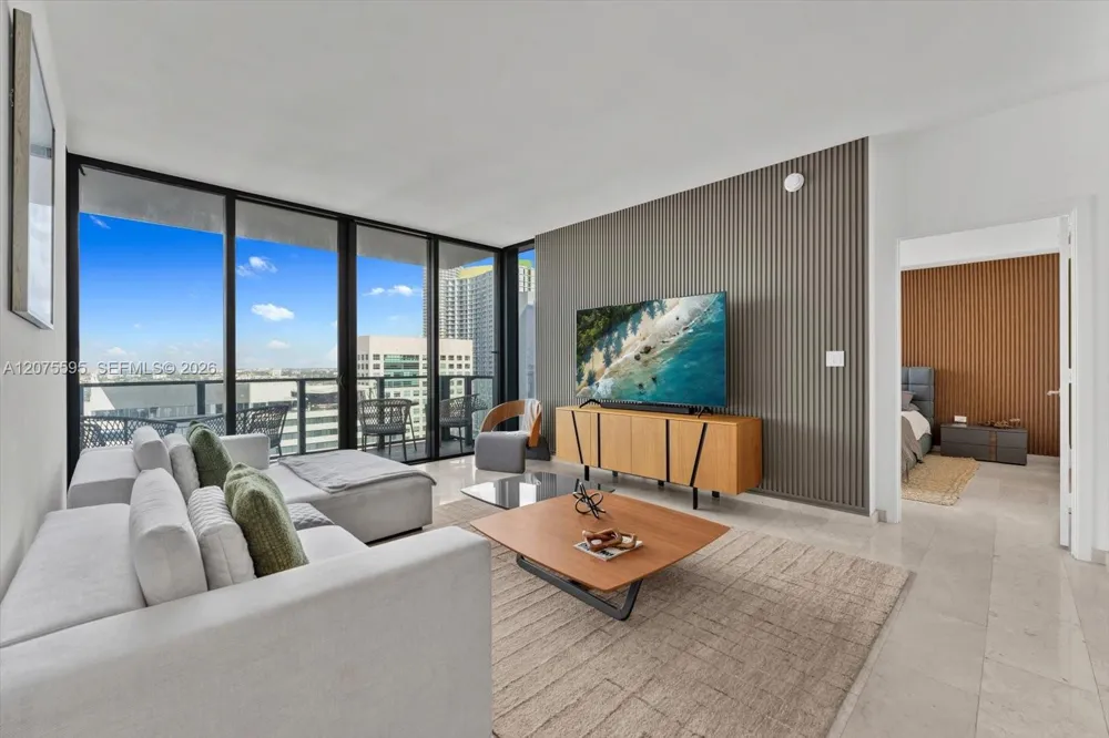 88 SW 7th St #2204 Miami, FL 33130