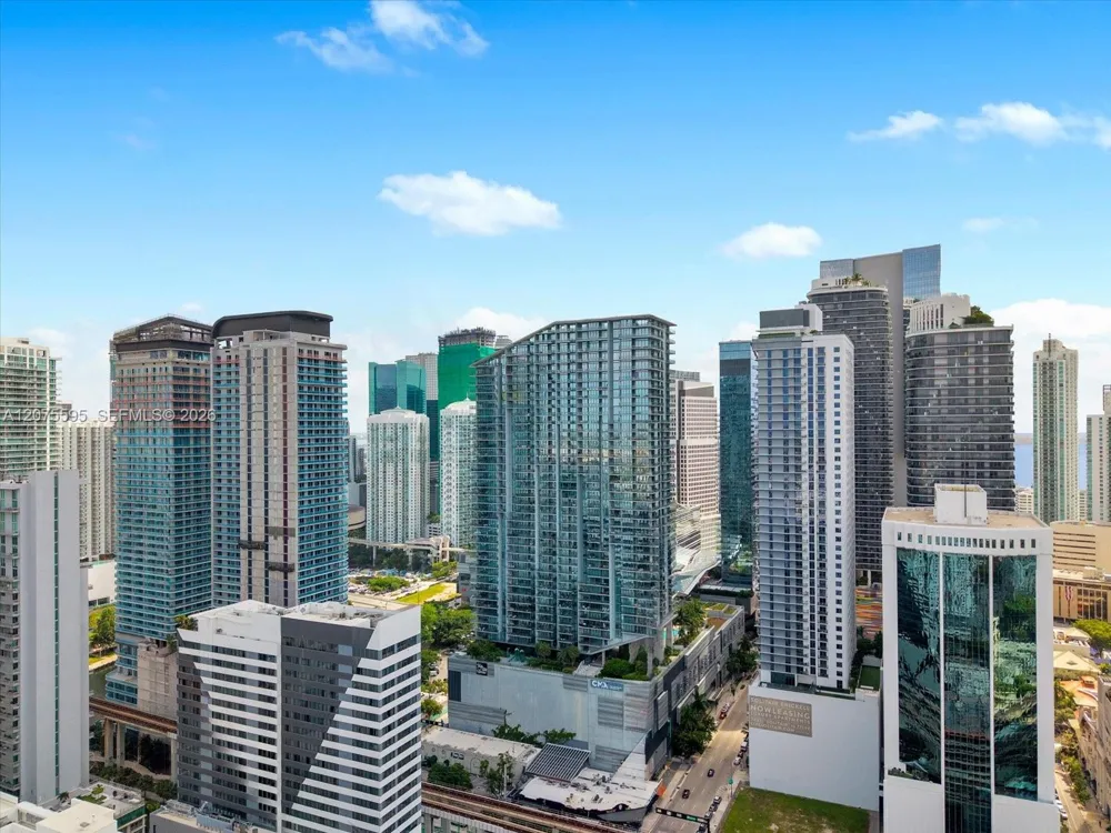 88 SW 7th St #2204 Miami, FL 33130
