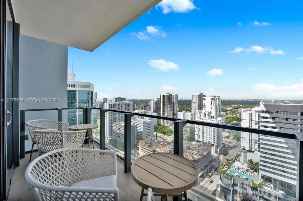 88 SW 7th St #2204 Miami, FL 33130
