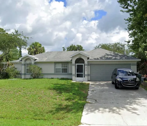 317 SW Buxton Ave