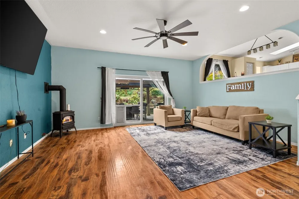 627 Bates Street SW Tumwater, WA 98512