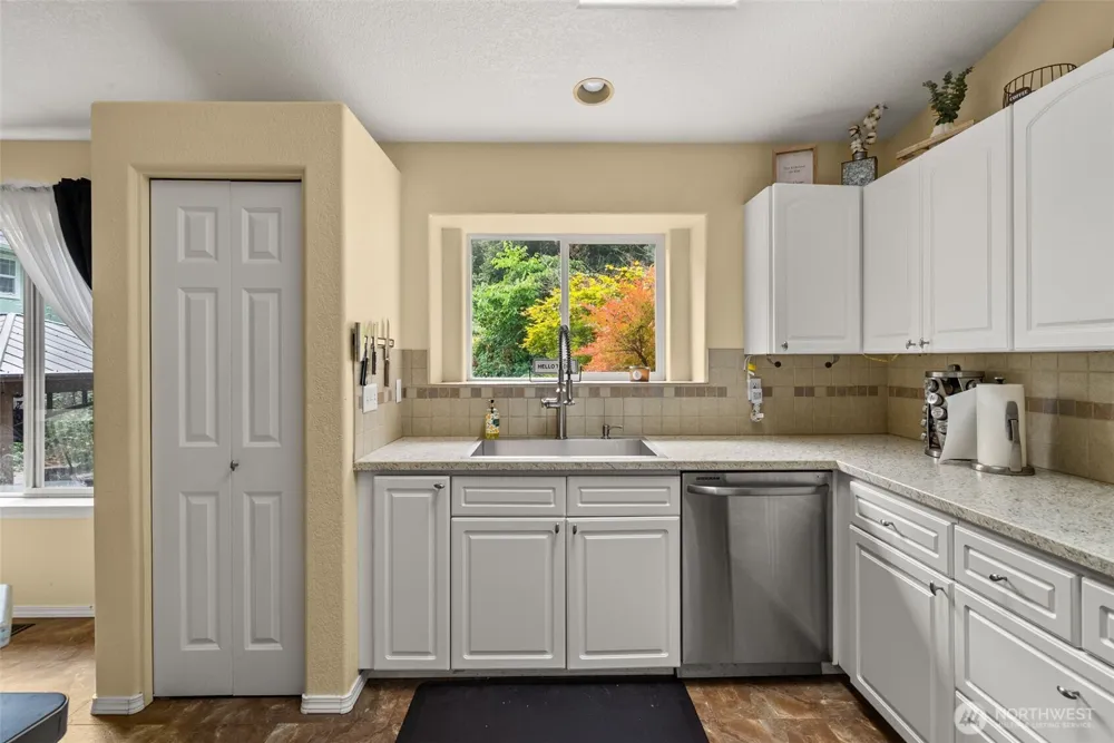 627 Bates Street SW Tumwater, WA 98512