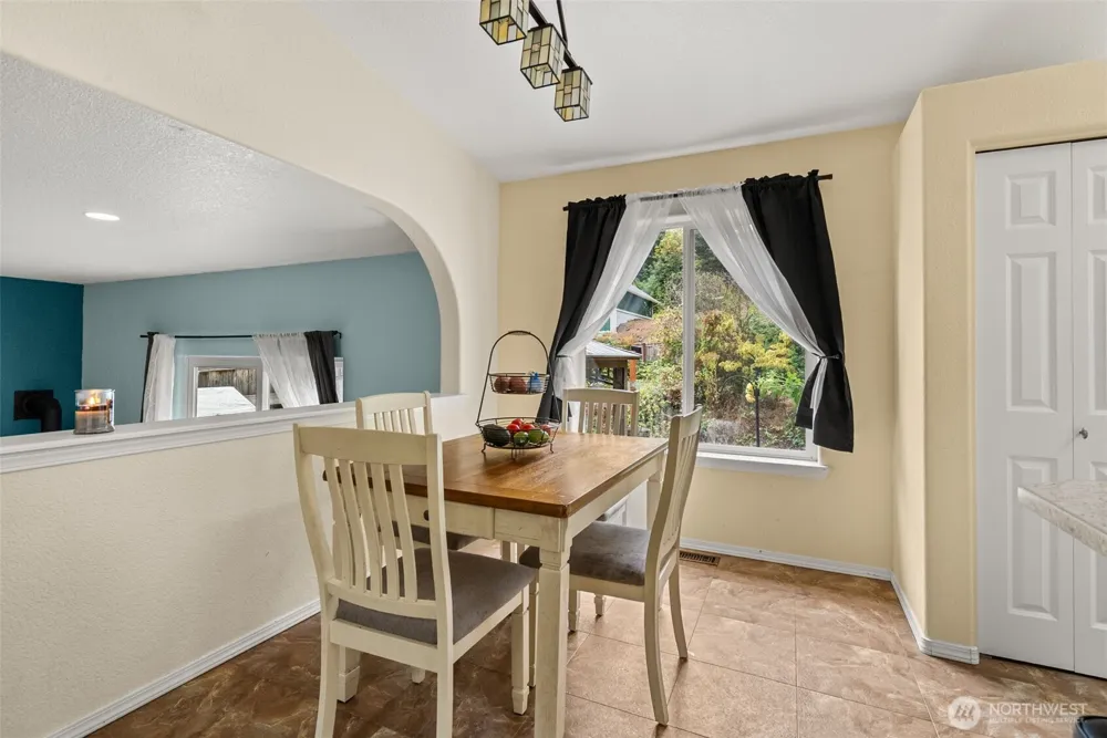 627 Bates Street SW Tumwater, WA 98512