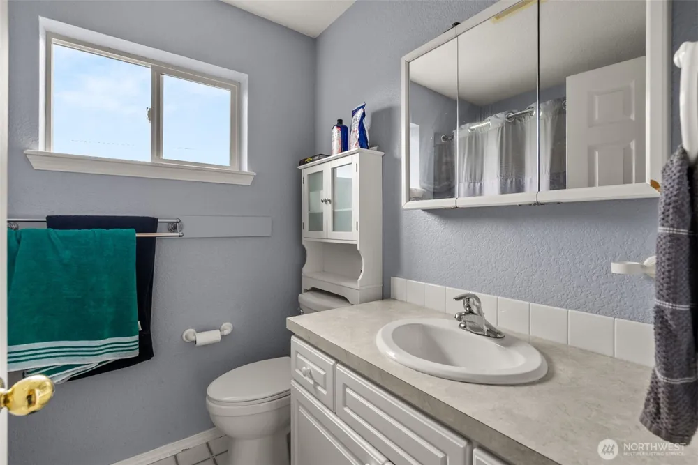 627 Bates Street SW Tumwater, WA 98512