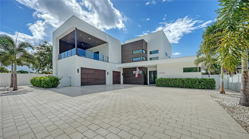 1960 BOYCE STREET Sarasota, FL 34239