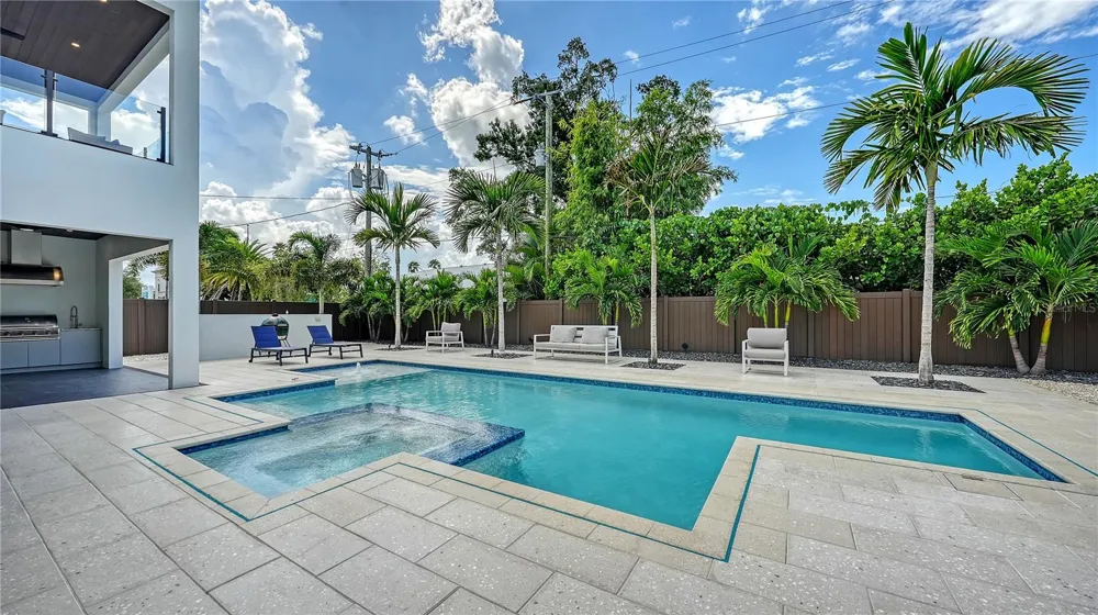 1960 BOYCE STREET Sarasota, FL 34239