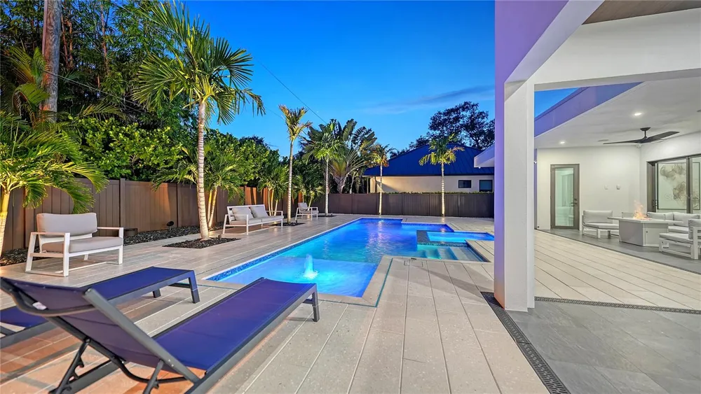 1960 BOYCE STREET Sarasota, FL 34239