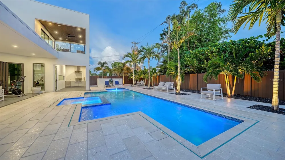 1960 BOYCE STREET Sarasota, FL 34239