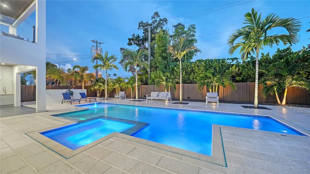 1960 BOYCE STREET Sarasota, FL 34239
