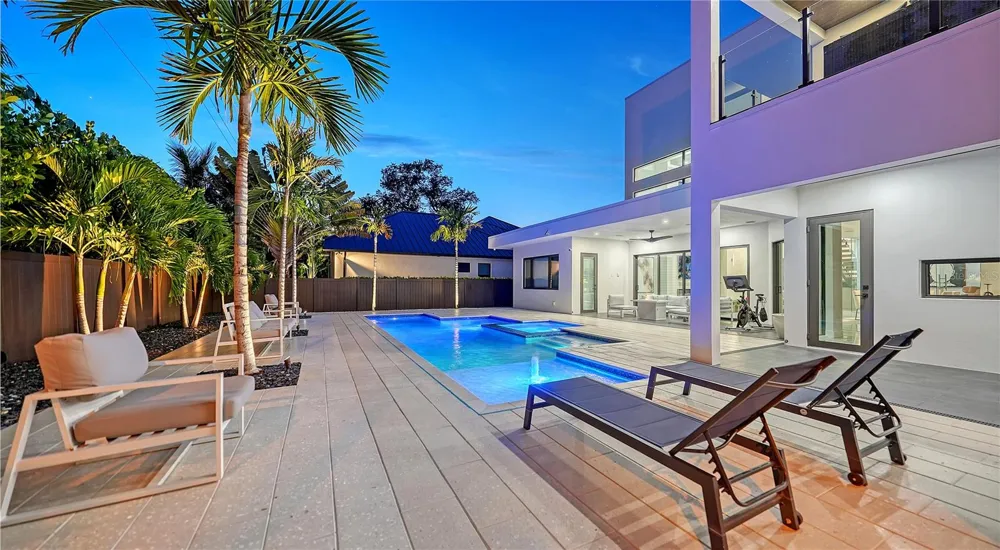 1960 BOYCE STREET Sarasota, FL 34239