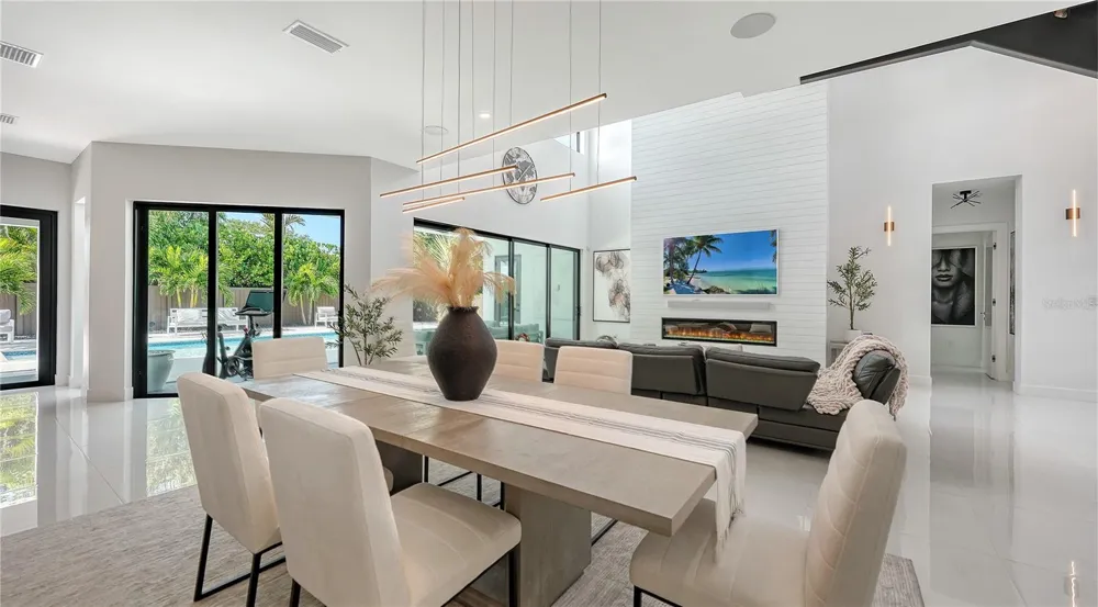 1960 BOYCE STREET Sarasota, FL 34239