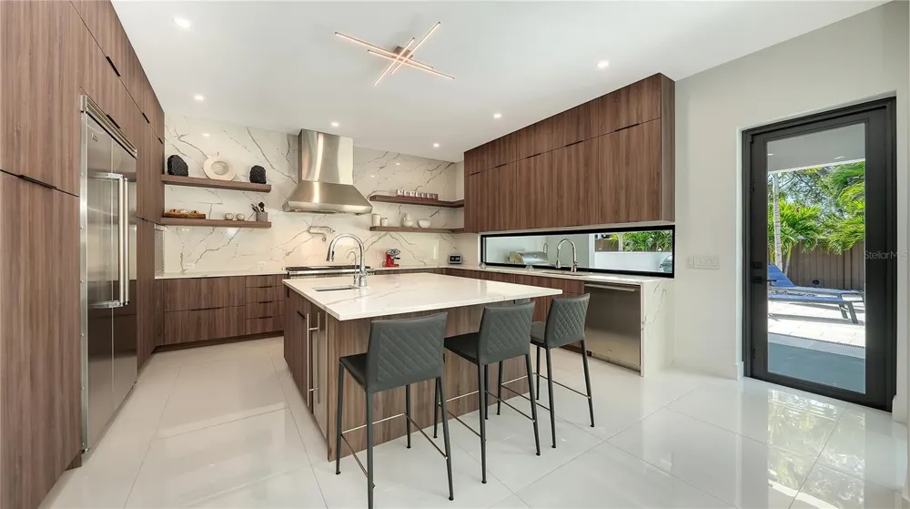 1960 BOYCE STREET Sarasota, FL 34239