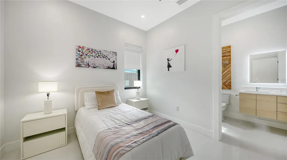 1960 BOYCE STREET Sarasota, FL 34239