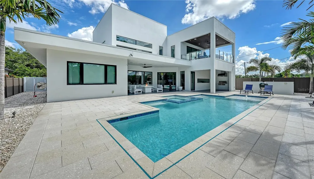 1960 BOYCE STREET Sarasota, FL 34239