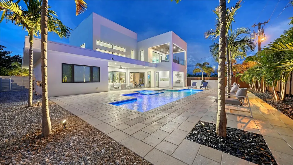 1960 BOYCE STREET Sarasota, FL 34239