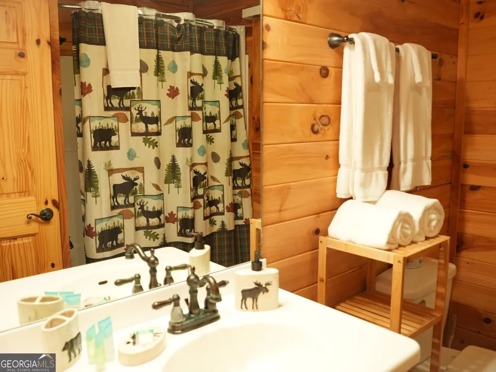 369 Myrna Branch RD Helen, GA 30545