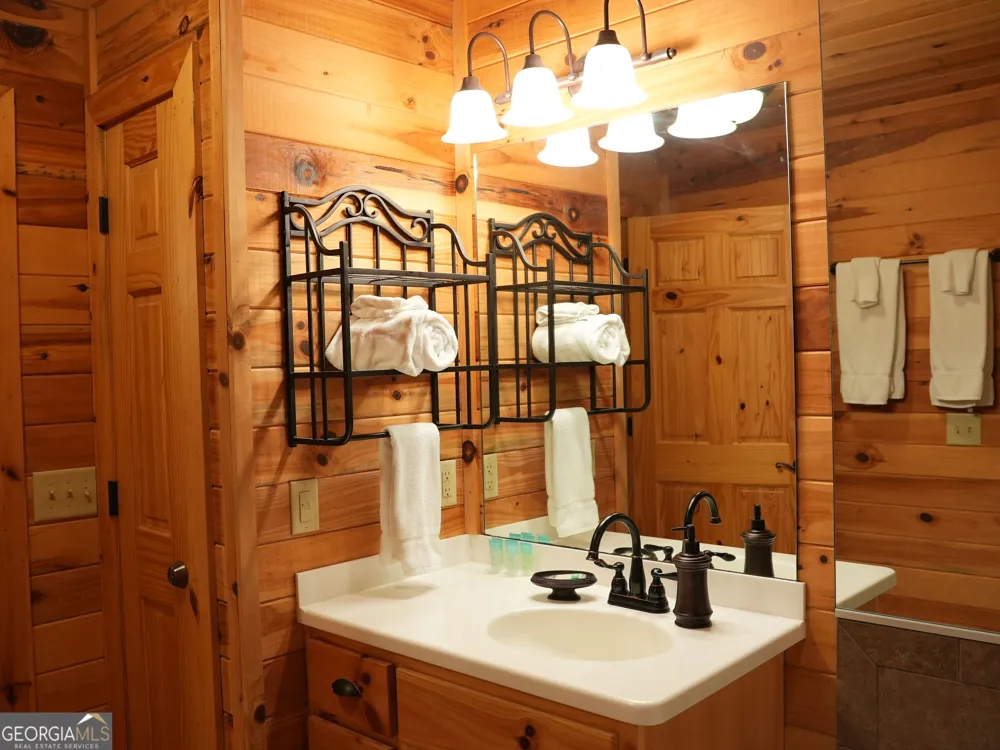 369 Myrna Branch RD Helen, GA 30545