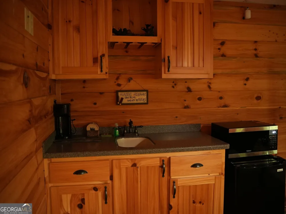 369 Myrna Branch RD Helen, GA 30545