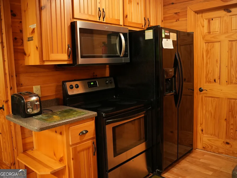 369 Myrna Branch RD Helen, GA 30545