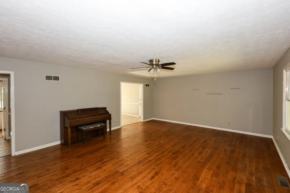 2186 Ewing Chapel RD Dacula, GA 30019
