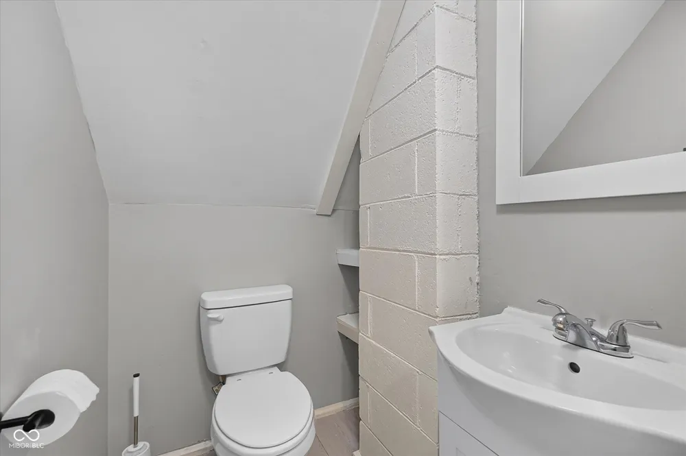 2121 E 71st Street Indianapolis, IN 46220