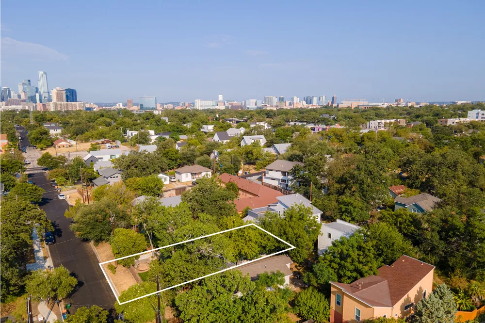 2004 Pennsylvania Avenue #A Austin, TX 78702