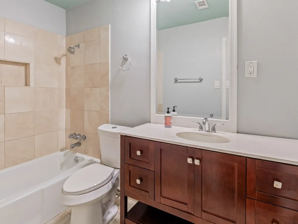 404 MULBERRY DRIVE Austin, TX 78745