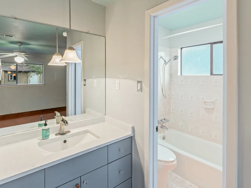 404 MULBERRY DRIVE Austin, TX 78745