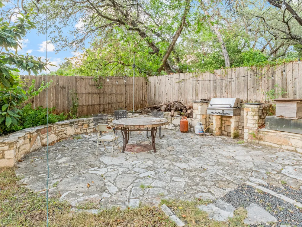 404 MULBERRY DRIVE Austin, TX 78745