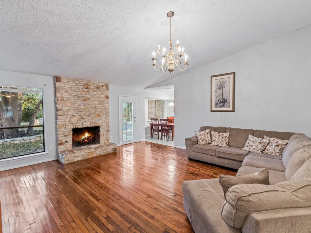 404 MULBERRY DRIVE Austin, TX 78745