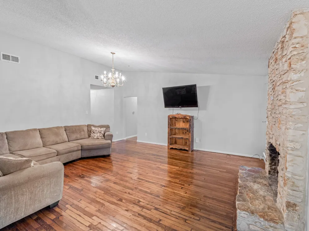 404 MULBERRY DRIVE Austin, TX 78745