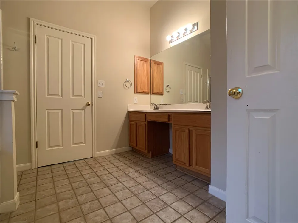 5726 Taylorcrest Drive Austin, TX 78749