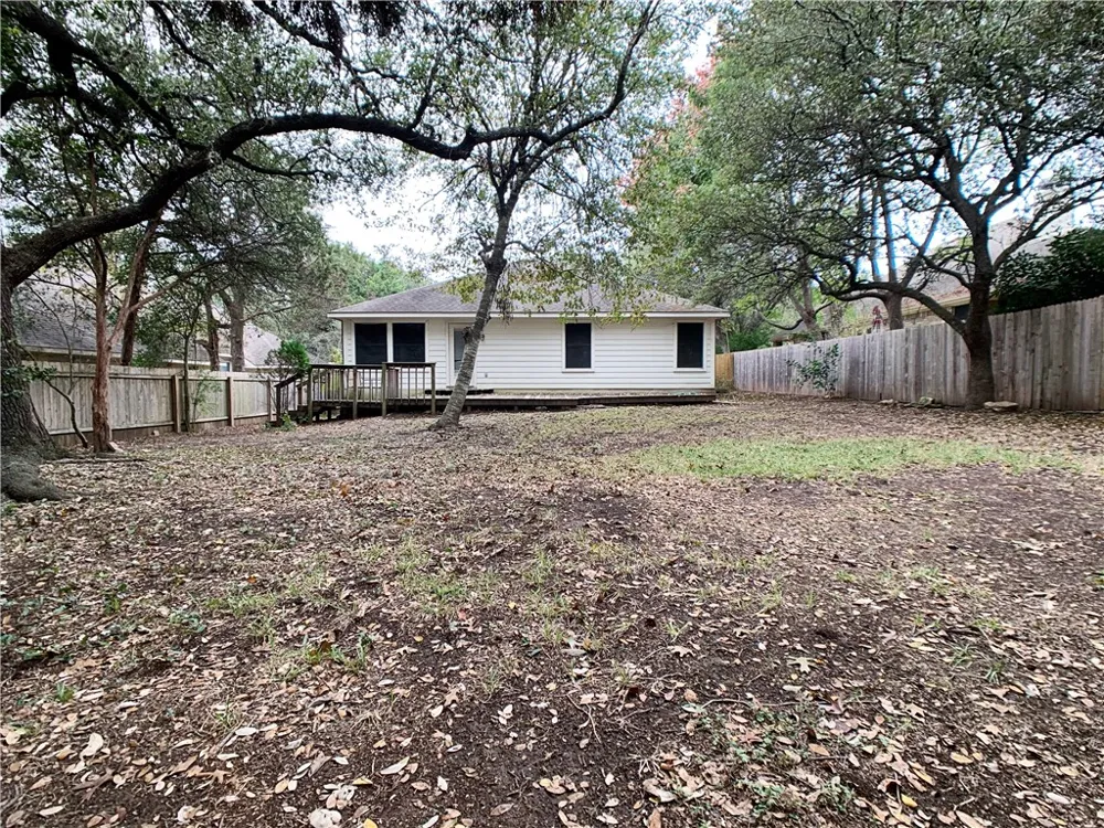 5726 Taylorcrest Drive Austin, TX 78749