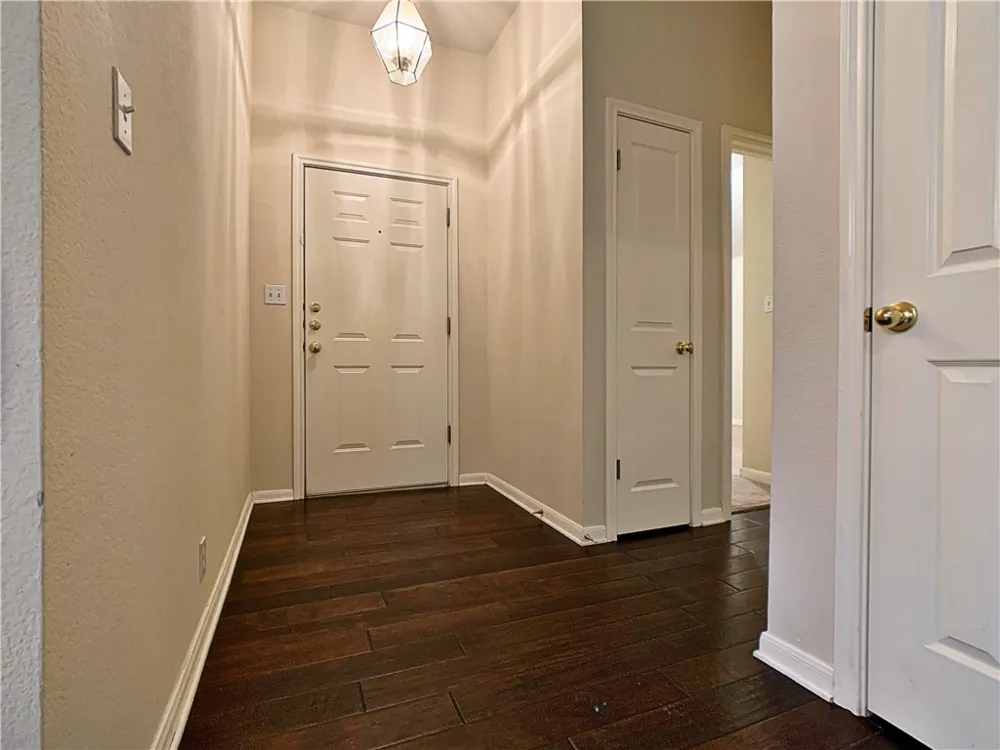 5726 Taylorcrest Drive Austin, TX 78749