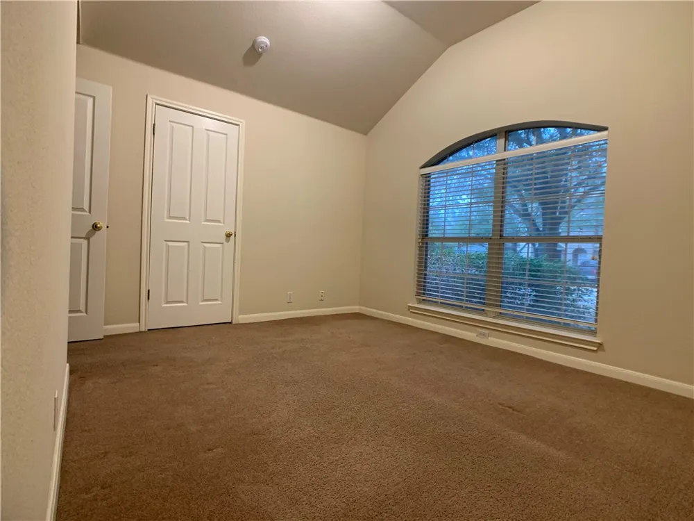 5726 Taylorcrest Drive Austin, TX 78749