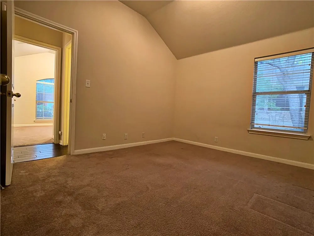 5726 Taylorcrest Drive Austin, TX 78749