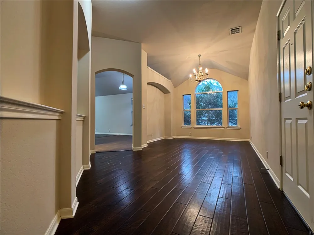 5726 Taylorcrest Drive Austin, TX 78749