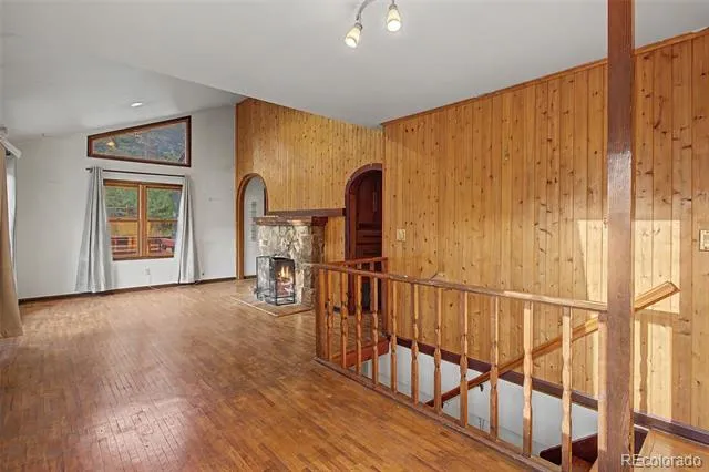 9735 Mountain Road Cascade, CO 80809